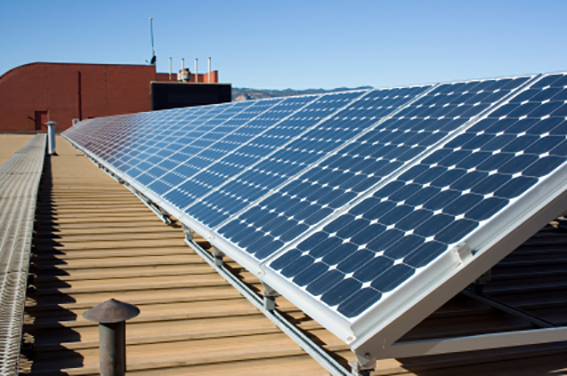 Panneaux photovoltaïques toit entreprise